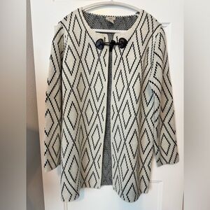 Escio Women’s Cardigan Size Medium